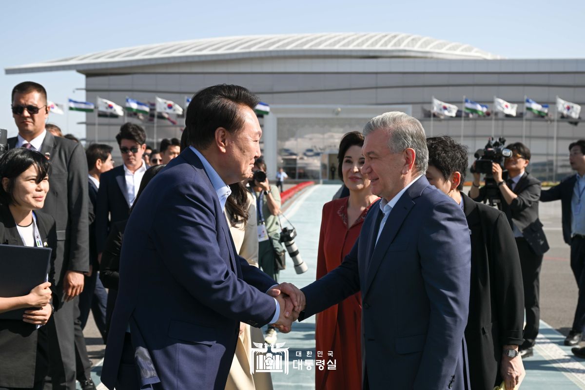 사마르칸트 공항 출발 행사