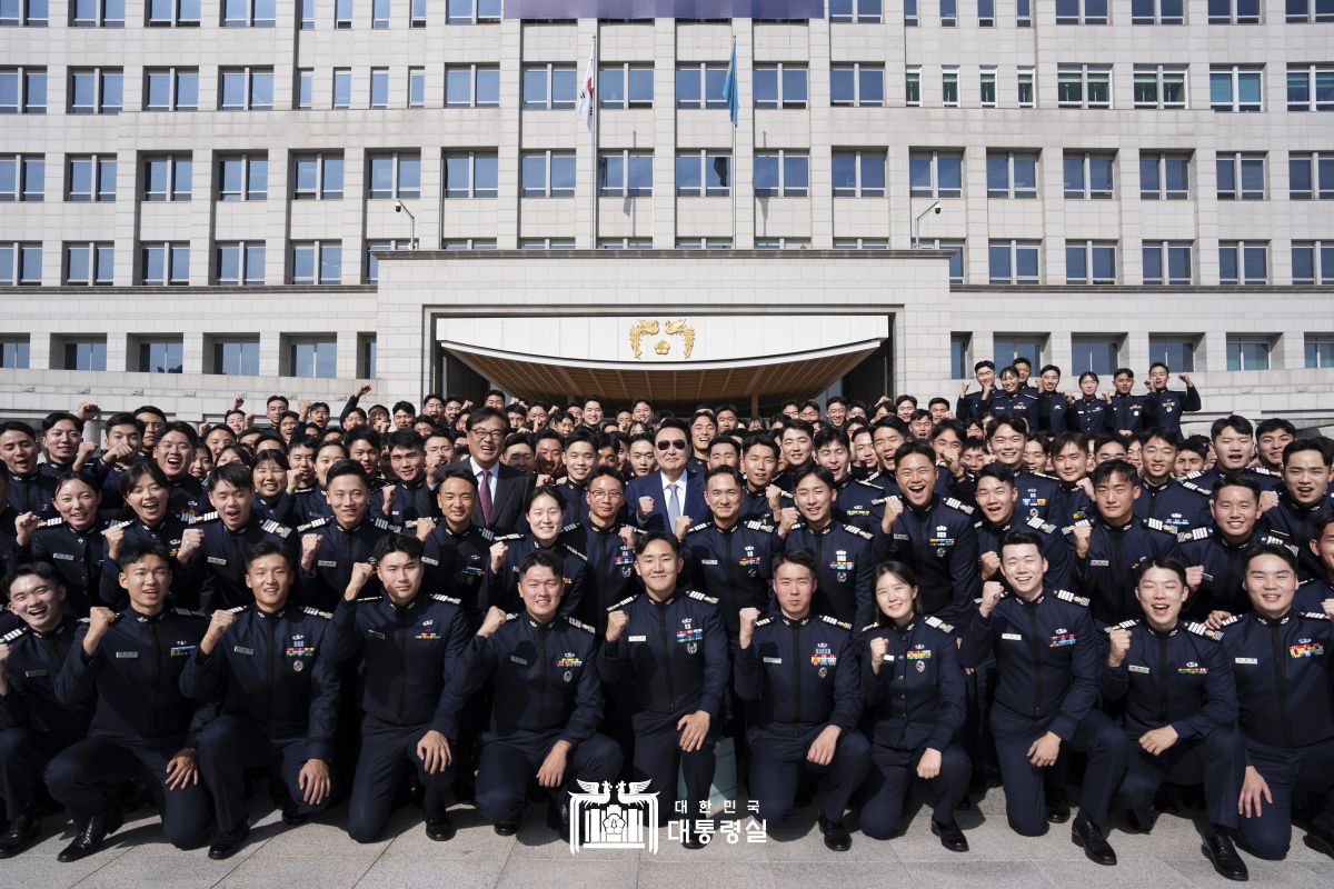 공군사관학교 생도 깜짝 격려