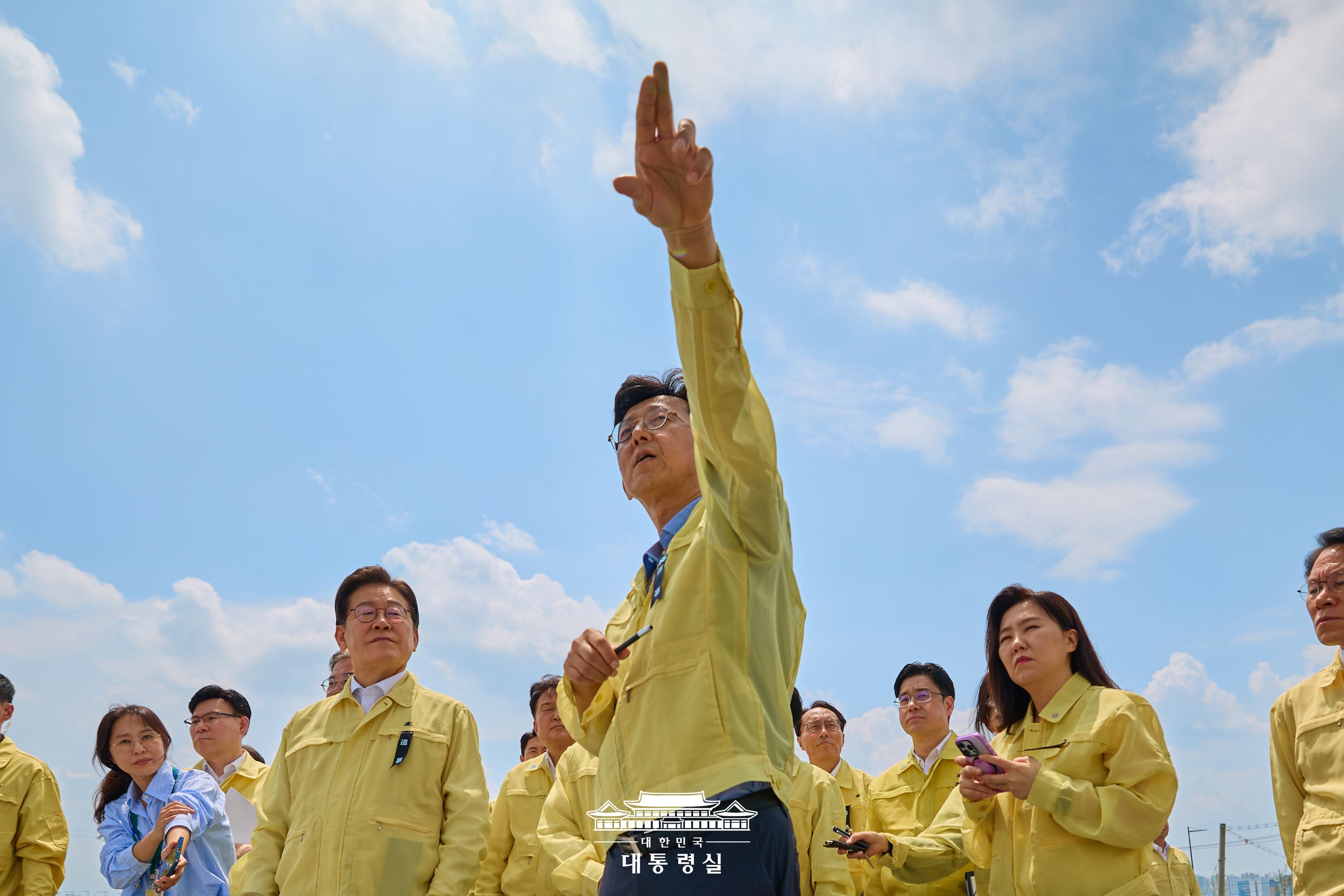 2025년 7월 15일 국민 여러분께 보고드립니다 슬라이드12