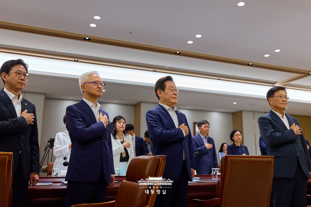 2025년 8월 23일 국민 여러분께 보고드립니다 사진