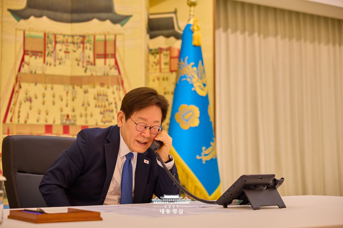 라흐몬 타지키스탄 대통령과 첫 통화를 나눌 수 있어 기쁩니다. 썸네일