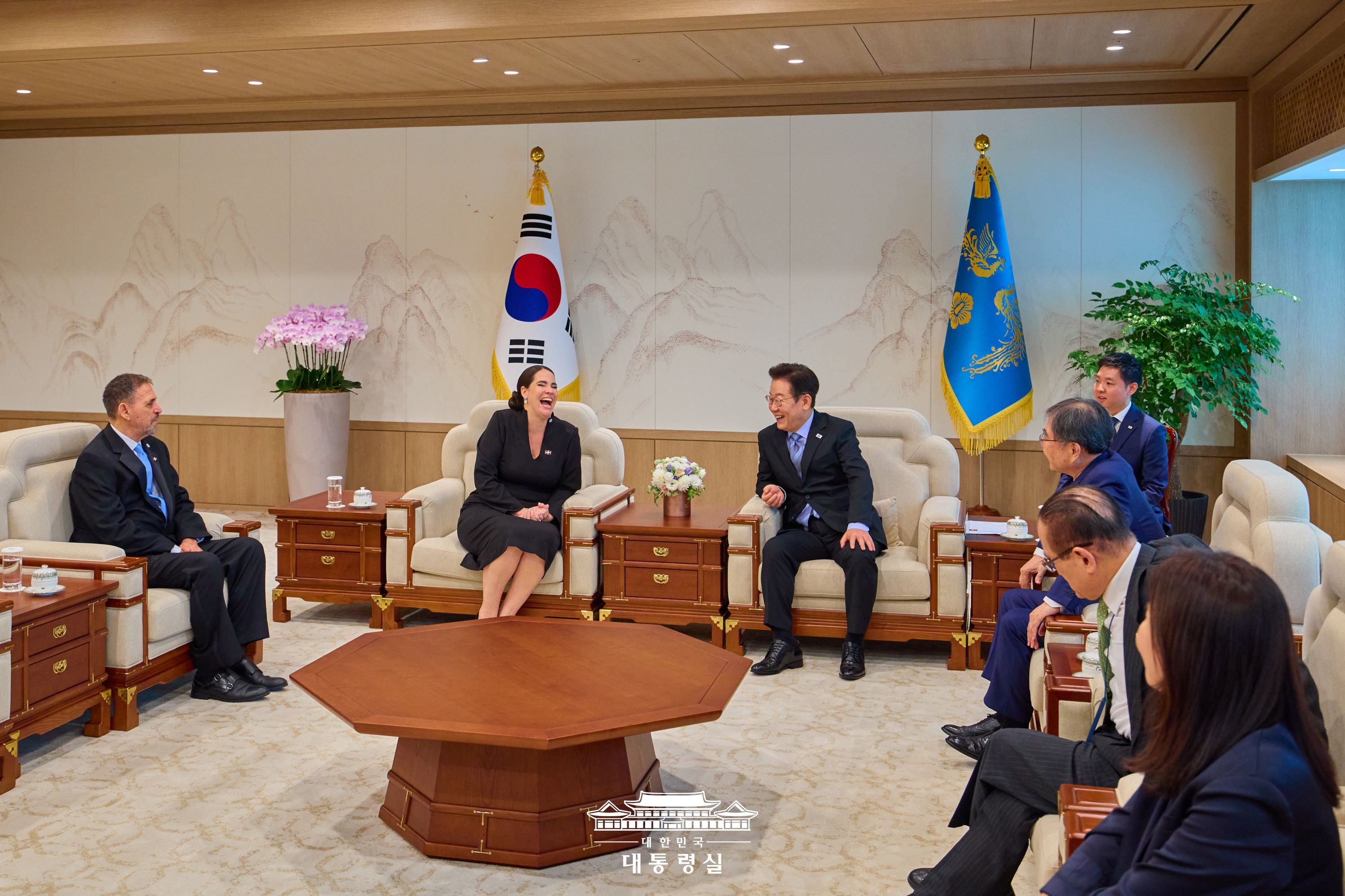 2025년 9월 3일 국민 여러분께 보고드립니다 슬라이드8