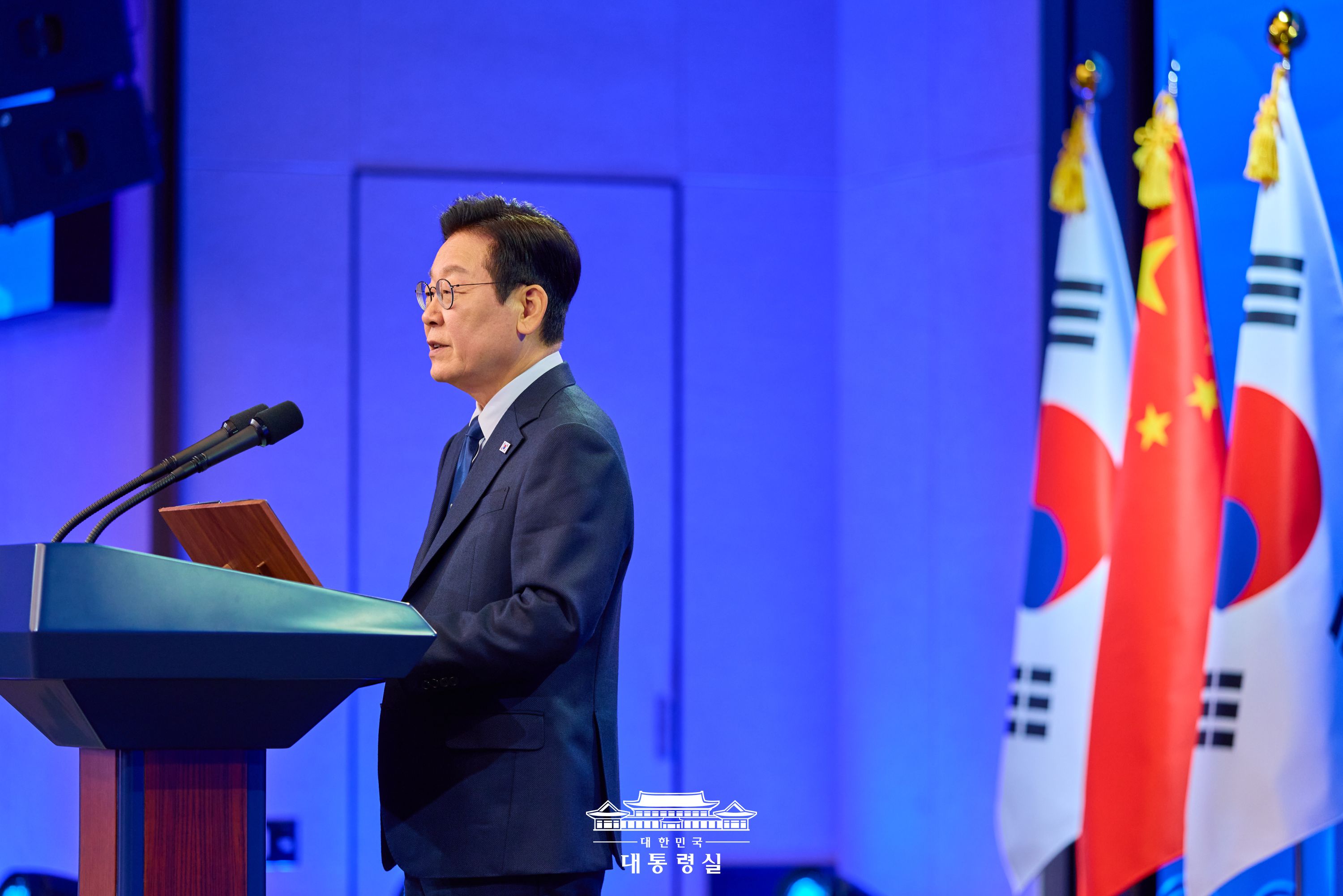 깊은 우정과 역사를 바탕으로 공동번영을 향해 함께 나아갑니다 슬라이드5