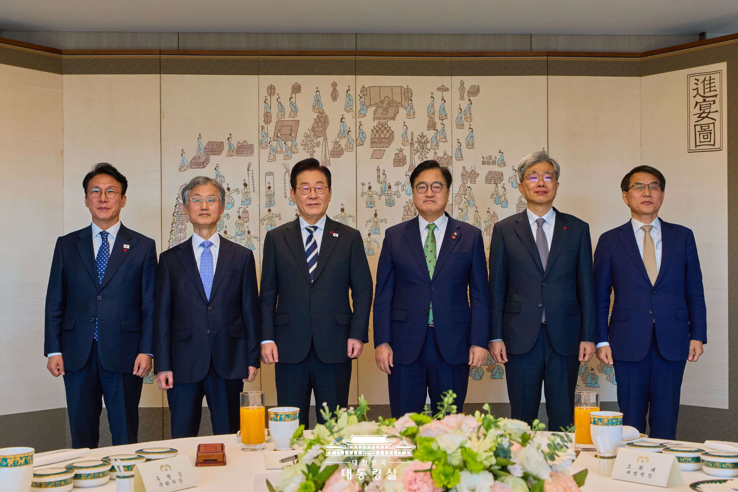 빛의 혁명이 명령한 헌정수호의 책임, 함께 받들겠습니다 슬라이드2