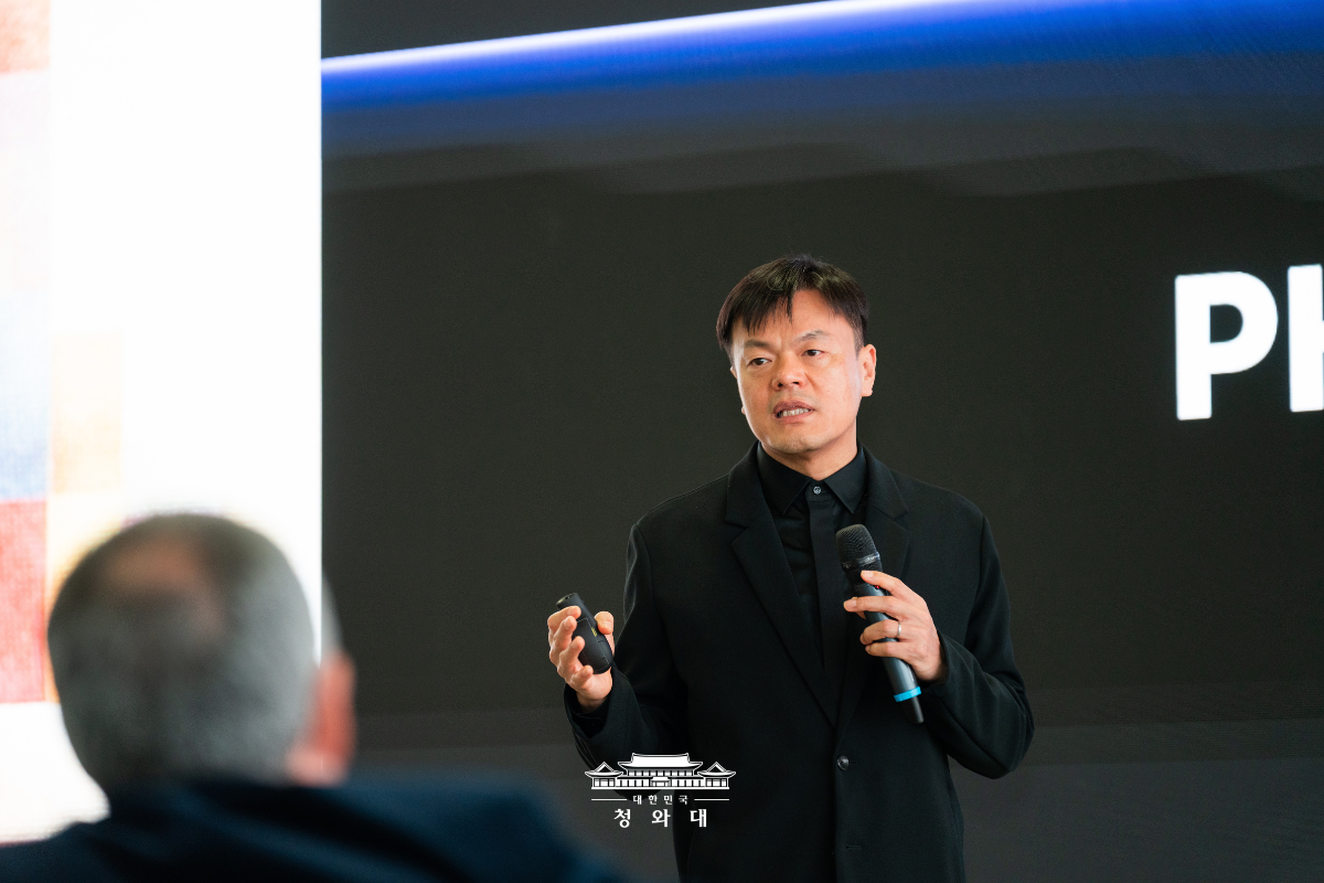 대통령 직속 대중문화교류위원회 특별위원을 위촉했습니다 슬라이드3