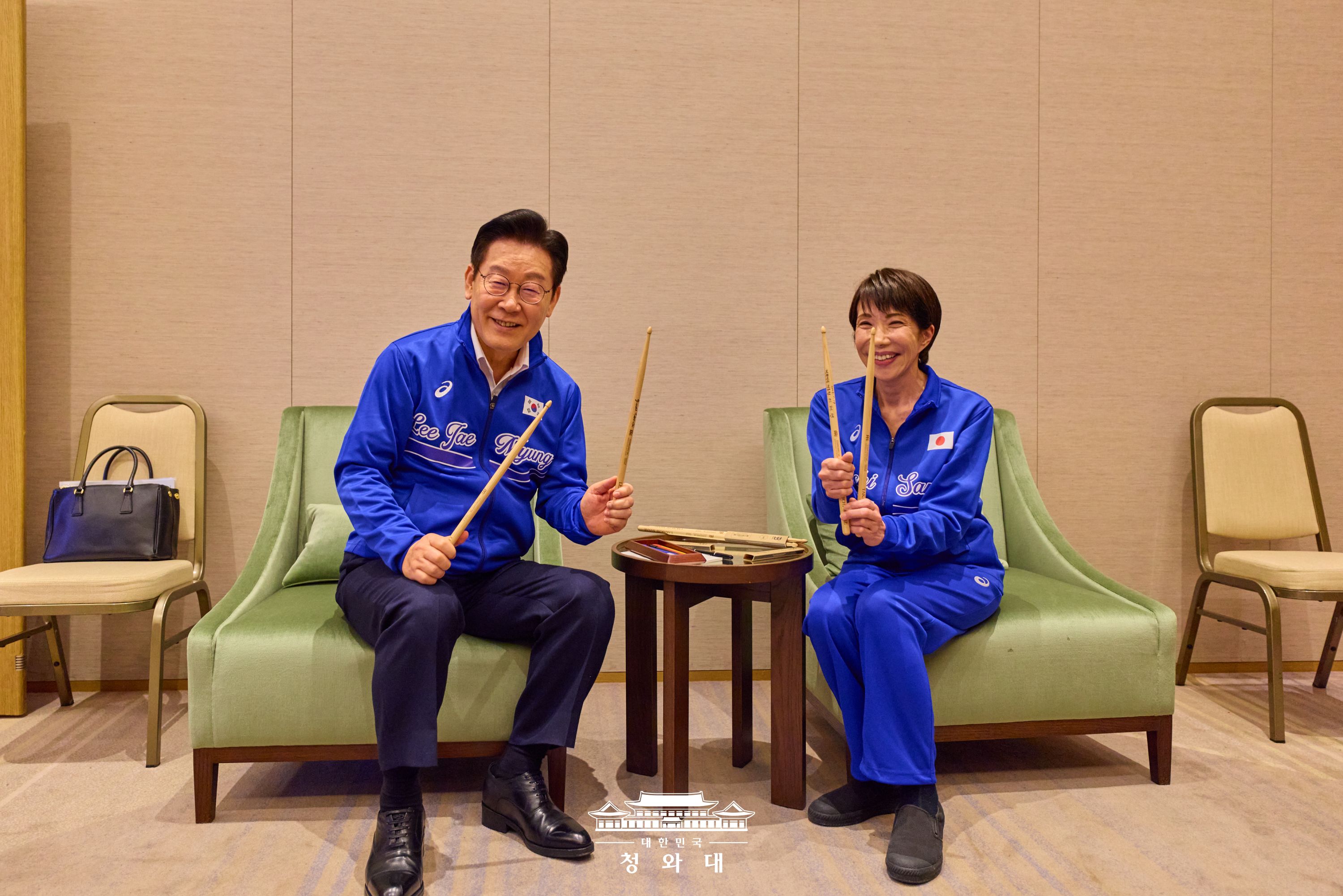 어설프지만, 그래서 더 잘 어울렸던 다카이치 총리님과의 합주^^ 슬라이드3