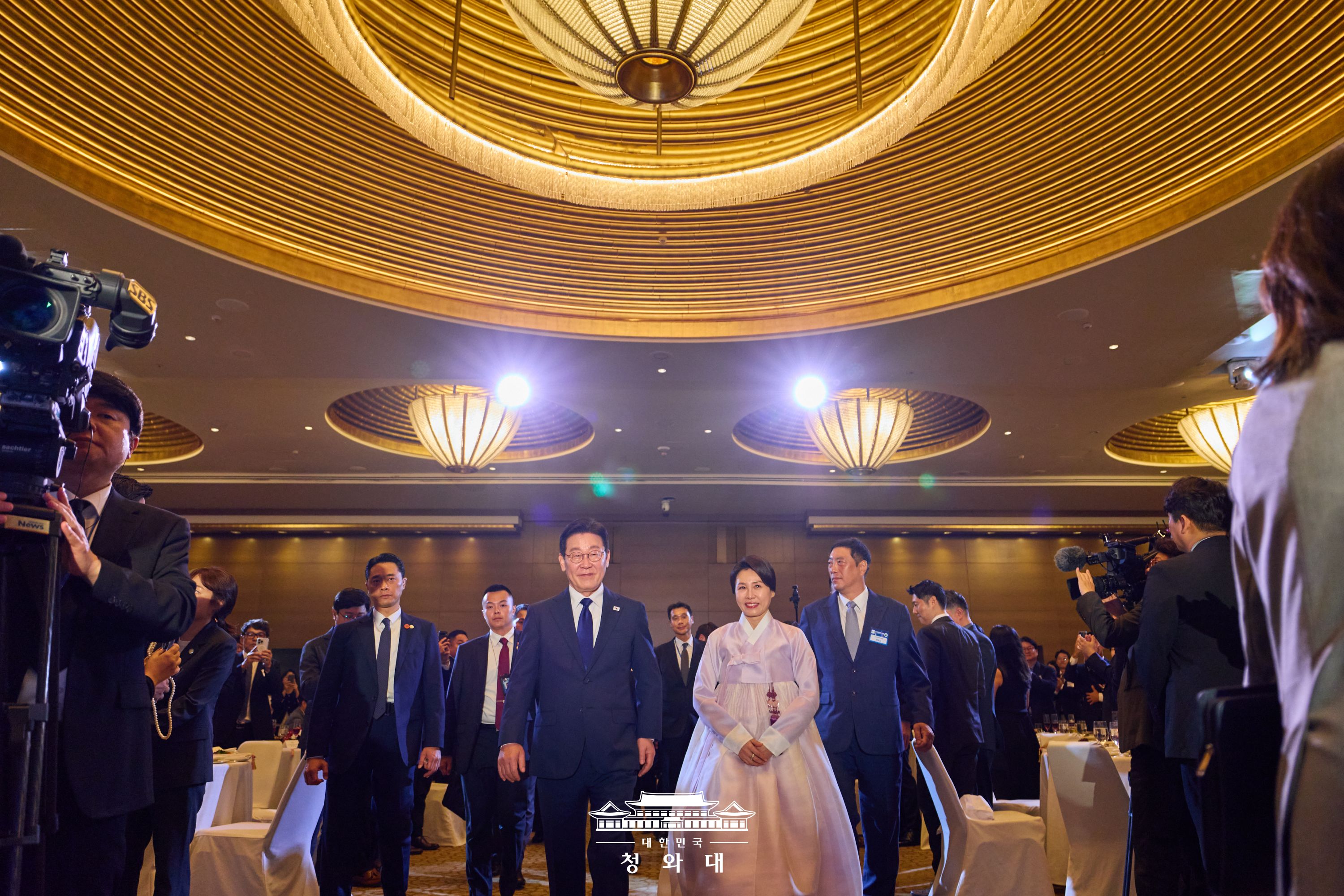 싱가포르 국빈방문, 국민 여러분께 보고드립니다 슬라이드2